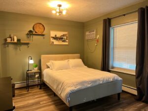 Akron Ohio AirBnB Charming One Bedroom
