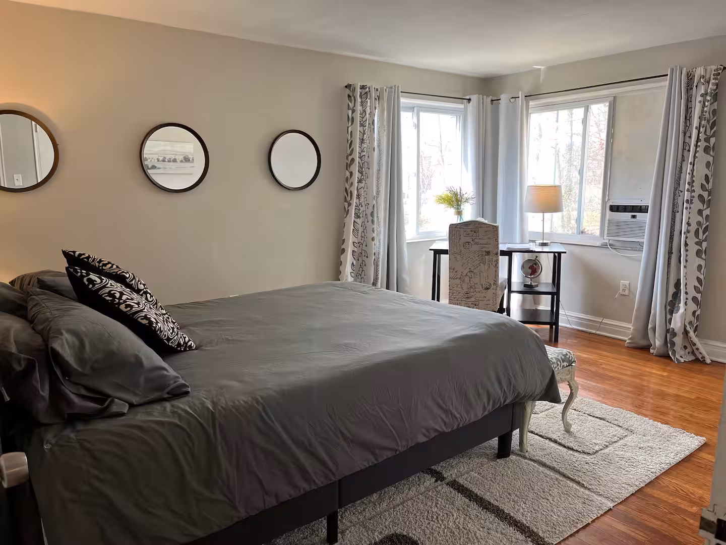 Akron Ohio AirBnB Cool Cozy One Bedroom