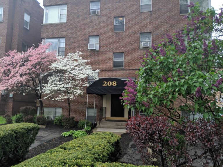 208 N Portage Path Akron Ohio